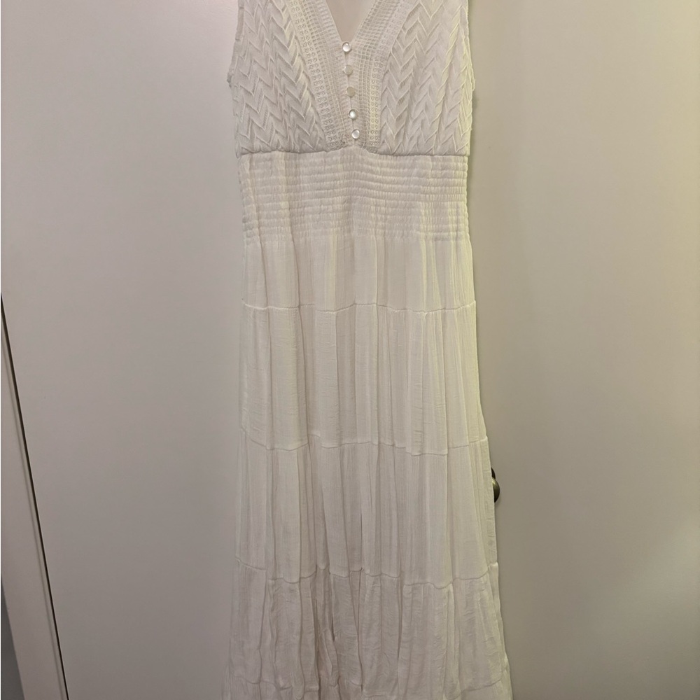 Elegant White Sleeveless Maxi Dress